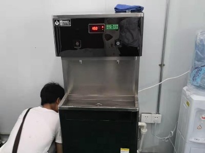 深裝總建設(shè)集團(tuán)-辦公室為什么安裝圣藍(lán)直飲水機(jī)呢？